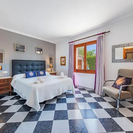 Villa Near Centre Of Pollença